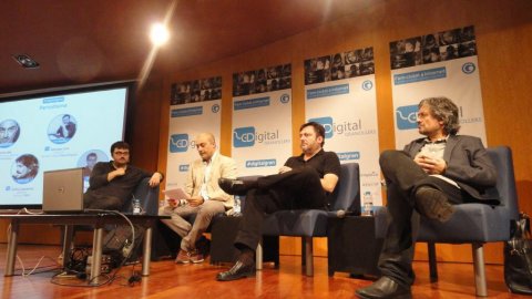 Sessió sobre periodisme a Granollers Digital amb els directors de l'Ara, Carles Capdevila; Nació Digital, Salvador Cot; i Sentit Crític, Roger Palà; i el cap de continguts digitals d'El Periódico, Saül Gordillo. Auditori de Granollers. 4 d'octubre de 2014