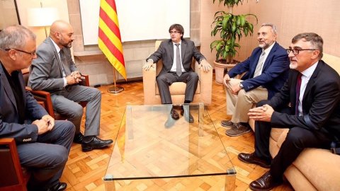 Reunió de la comissió delegada de la Fundació .cat amb el president de la Generalitat, Carles Puigdemont. 28 d'agost de 2017