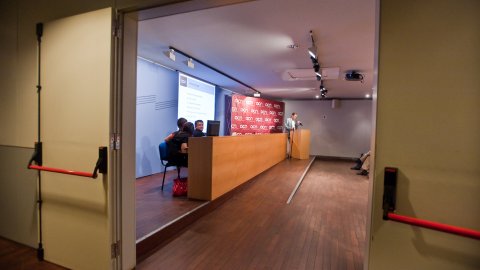 Manual d'acollida de l'Agència Catalana de Notícies (ACN). Presentació a la trobada de treballadors de l'ACN al Museu d'Història de Catalunya. 18 de setembre de 2009. Foto: Mikel Laburu