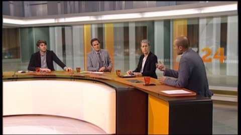 Tertúlia del 2324, el programa que presenta Agustí Esteve al 324, amb Bernat Dedeu, Marta Lasalas i Saül Gordillo, després de l'entrevista a Lluís Corominas (CiU). 20 de maig de 2015