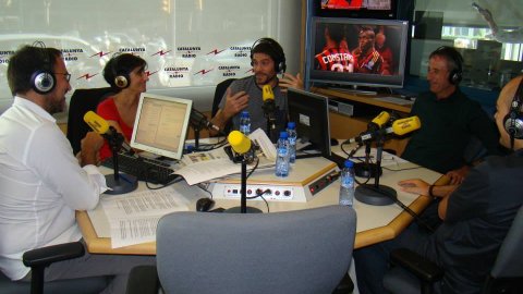 L'oracle de Catalunya Ràdio amb Ivan Benet, Lola Garcia i Saül Gordillo. A la fotografia hi apareixen també Xavier Graset i Josep Almirall. Barcelona. 22 d'octubre de 2013