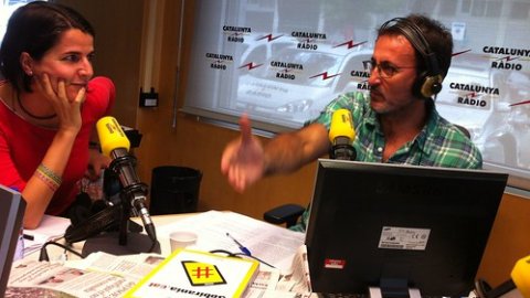 L'oracle de Catalunya Ràdio, de Xavier Graset, parla del llibre 'Sobirania.cat' , en tertúlia amb els periodistes Manuel Cuyàs i Saül Gordillo, la directora de debats del CCCB Judith Carrera i el filòsof Xavier Antich. 7 de juliol de 2014 
