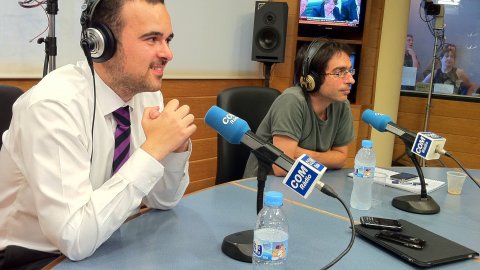 País en xarxa a COM Ràdio, amb Saül Gordillo i Quique Azcona. Juliol-Agost 2011. Xavier Tomàs i Xavier Vidal. Foto: Saül Gordillo