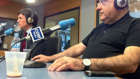 País en xarxa a COM Ràdio, amb Saül Gordillo i Quique Azcona. Juliol-Agost 2011. Lluís Recoder i Joaquim Nadal. Foto: Saül Gordillo