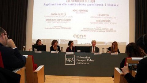 Taula rodona 'Agències de notícies: present i futur' pel 20è aniversari de l'Agència Catalana de Notícies, amb Sandra Balsells, fotoperiodista i professora de la URL; Joseph Oliver Boyd-Barrett, expert en agències de notícies;  Lídia Heredia, de TV3; Agnès Marquès, de RAC1; i Mònica Hernàndez, moderadora. Facultat de Comunicació de la Universitat Pompeu Fabra. 20 de novembre de 2019
