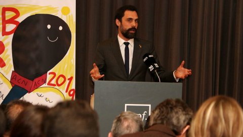El president del Parlament de Catalunya, Roger Torrent, clou l'acte de celebració del 20è aniversari de l'Agència Catalana de Notícies, que inclou la taula rodona 'Agències de notícies: present i futur'. Facultat de Comunicació de la Universitat Pompeu Fabra. 20 de novembre de 2019