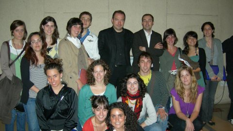 Xerrada sobre l'Agència Catalana de Notícies (ACN) i el model de periodisme multimèdia als seminaris de la Facultat Blanquerna de la Universitat Ramon Llull, amb el professor Vicent Sanchis. Foto feta amb el mòbil. 23 de maig de 2008