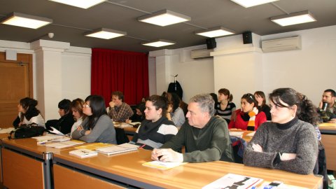 Xerrada sobre l'Agència Catalana de Notícies (ACN) en el Curs d'Aproximació als Mitjans Comarcals Catalans. Alumnes de Periodisme de la UAB. Professors Eugeni Giral i Xavier Ginesta. Girona. 5 de març de 2009. Foto: Anna Nogué (ACN)