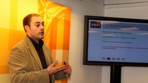Xerrada sobre l'Agència Catalana de Notícies (ACN) en el Curs d'Aproximació als Mitjans Comarcals Catalans. Alumnes de Periodisme de la UAB. Professors Eugeni Giral i Xavier Ginesta. Girona. 5 de març de 2009. Foto: Anna Nogué (ACN)
