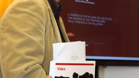 Xerrada sobre l'Agència Catalana de Notícies (ACN) en el Curs d'Aproximació als Mitjans Comarcals Catalans. Alumnes de Periodisme de la UAB. Professors Eugeni Giral i Xavier Ginesta. Girona. 5 de març de 2009. Foto: Anna Nogué (ACN)