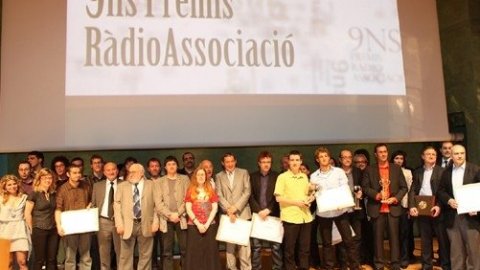 Menció d'honor a l'Agència Catalana de Notícies (ACN) pel seu desè aniversari durant els novens Premis Ràdio Associació de Catalunya. Auditori AXA. Barcelona. 14 de maig de 2009. Foto: Mar Rocabert (ACN)