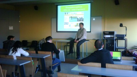 Classe de doctorat a la Universitat Ramon Llull, facultat de Periodisme Blanquerna sobre els blocs polítics i la xarxa, amb Saül Gordillo, director de l'ACN. 18 de maig de 2009