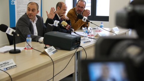 Taula rodona sobre el paper de les agències de notícies de suport als mitjans de proximitat en la jornada Infolocal de Terrassa, amb Carlos Torreiro (XTVL), Leandro Lamor (EFE), Loli Franco (Atlas) i Saül Gordillo (ACN), moderada per Ramon Pellicer (TV3). Parc Audiovisual de Catalunya. Terrassa. 17 de novembre de 2009. Foto: Violeta Gumà (ACN) 