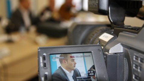 Taula rodona sobre el paper de les agències de notícies de suport als mitjans de proximitat en la jornada Infolocal de Terrassa, amb Carlos Torreiro (XTVL), Leandro Lamor (EFE), Loli Franco (Atlas) i Saül Gordillo (ACN), moderada per Ramon Pellicer (TV3). Parc Audiovisual de Catalunya. Terrassa. 17 de novembre de 2009. Foto: Violeta Gumà (ACN) 