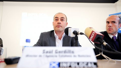 Taula rodona sobre el paper de les agències de notícies de suport als mitjans de proximitat en la jornada Infolocal de Terrassa, amb Carlos Torreiro (XTVL), Leandro Lamor (EFE), Loli Franco (Atlas) i Saül Gordillo (ACN), moderada per Ramon Pellicer (TV3). Parc Audiovisual de Catalunya. Terrassa. 17 de novembre de 2009. Foto: Mikel Laburu (ACN) 