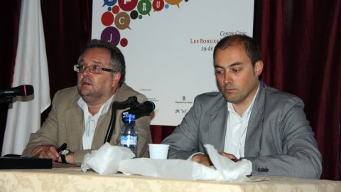 Intervencions de Joan Maria Corbella, de la Universitat Pompeu Fabra, i del director de l'Agència Catalana de Notícies (ACN), Saül Gordillo, en la 5a Convenció de la Premsa Comarcal, celebrada a Les Borges Blanques. 29 de maig de 2010. Foto: Eduard García (ACN)