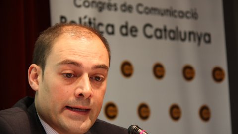 Intervenció en el Congrés de Comunicació Política de Catalunya (CCPC), amb el politòleg Xavier Peytibí i moderats pel periodista Ferran Casas. Pros i contres del 2.0: posicionament digital. Internet com a espai de comunicació, agitació i relació social, de Saül Gordillo. Facultat de Comunicació Blanquerna. Barcelona. 28 de gener de 2011. Foto: Jordi Pueyo (ACN)  