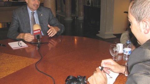 Entrevista amb el president de la Diputació de Barcelona, Antoni Fogué, que compleix els primers cent dies en el càrrec, per a l'Agència Catalana de Notícies (ACN). 21 de juliol de 2008. Foto: Júlia Pérez (CNA)