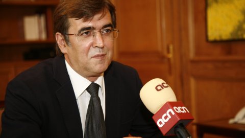 Entrevista del director de l'Agència Catalana de Notícies (ACN), Saül Gordillo, al president del govern balear, Francesc Antich. Consolat. Palma. 16 de juliol de 2009. Foto: Damià Prohens Lladó