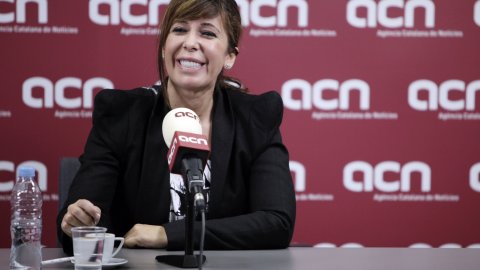 Roda de premsa de la candidata del Partit Popular, Alícia Sánchez-Camacho, a l'Agència Catalana de Notícies (ACN), emesa en directe per Internet i comentada a Twitter via #ACNdirecte. Barcelona. 19 de novembre de 2010. Foto: Oriol Campuzano (ACN)