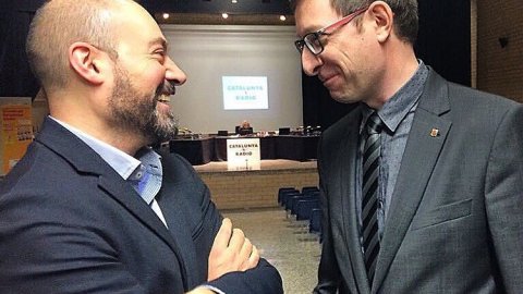 Amb el conseller de Justícia, Carles Mundó, a la presó Can Brians 2 per l'emissió en directe d'El matí de Catalunya Ràdio amb Mònica Terribas. Sant Esteve Sesrovires. 12 de febrer de 2016