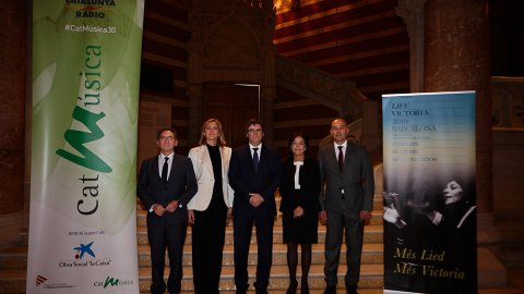 El president de la Generalitat, Carles Puigdemont, amb el director de Catalunya Ràdio, Saül Gordillo, el director general de la Fundació la Caixa, Jaume Giró, i la presidenta en funcions de la CCMA, Núria Llorach, en l'acte de celebració del 30è aniversari de Catalunya Música al recinte modernista de Sant Pau. Barcelona. 7 de novembre de 2016