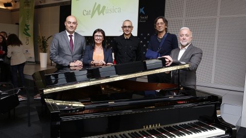 Presentació del 30è aniversari de Catalunya Música a CaixaFòrum, amb el director de Catalunya Ràdio, Saül Gordillo, Elisa Durán, directora general adjunta de la Fundació Bancària "la Caixa", Oleguer Sarsanedas, responsable de la posada en marxa de Catalunya Música el 1987, Jesús Rodríguez Picó, primer director de Catalunya Música, i Àlex Robles, director de Catalunya Música. 7 de novembre de 2016