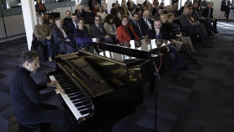 Presentació del 30è aniversari de Catalunya Música a CaixaFòrum, amb el director de Catalunya Ràdio, Saül Gordillo, Elisa Durán, directora general adjunta de la Fundació Bancària "la Caixa", Oleguer Sarsanedas, responsable de la posada en marxa de Catalunya Música el 1987, Jesús Rodríguez Picó, primer director de Catalunya Música, i Àlex Robles, director de Catalunya Música. 7 de novembre de 2016