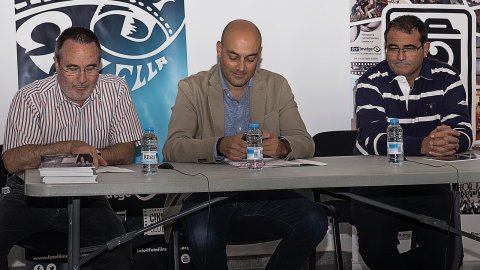 Conferència del director de Catalunya Ràdio, Saül Gordillo, sobre els mitjans de comunicació i les entitats i les xarxes socials amb motiu del 50è aniversari de Foto-Film Calella, a l'Ajuntament antic de Calella. 20 d'octubre de 2016