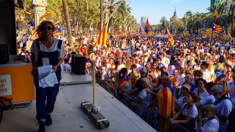 Programa especial de Catalunya Ràdio, amb Mònica Terribas, per la Diada de l'Onze de Setembre de 2016, a l'Arc de Triomf de Barcelona. 11 de setembre de 2016. Foto: Saül Gordillo 
