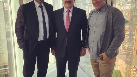 El director de Catalunya Ràdio, Saül Gordillo, amb el director general de Telefónica a Catalunya, Kim Faura, i l'adjunt a la direcció de Catalunya Ràdio, Jordi Borda, a la Torre Telefónica a la Diagonal de Barcelona. 13 de maig de 2016