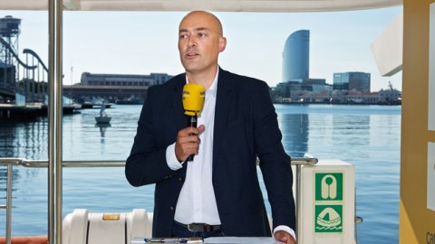 El director de Catalunya Ràdio, Saül Gordillo, presenta la temporada 2016-17 de Catalunya Ràdio. Presentació en un vaixell al port de Barcelona. 26 d'agost de 2016 