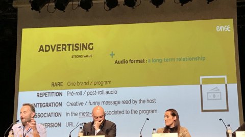 El director de Catalunya Ràdio, Saül Gordillo, modera la taula rodona sobre podcast al Mercat de l'Audiovisual de Catalunya (MAC) a Granollers. 7 de juny de 2018