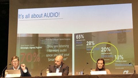 El director de Catalunya Ràdio, Saül Gordillo, modera la taula rodona sobre podcast al Mercat de l'Audiovisual de Catalunya (MAC) a Granollers. 7 de juny de 2018