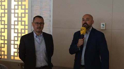 Celebració dels 30 anys del programa 'La nit dels ignorants' amb els oients del programa, el presentador, Xavier Solà, i el director de l'emissora, Saül Gordillo, en un dinar al Castell de Sant Gregori (Gironès). 30 de maig de 2018