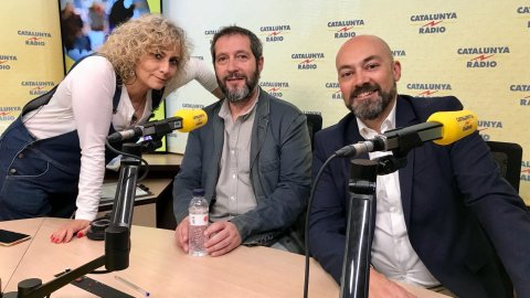 El director de Catalunya Ràdio, Saül Gordillo, i el periodista Carles Porta presenten el podcast de la sèrie de no-ficció 'Tor, tretze cases i tres morts', en una entrevista a 'El matí de Catalunya Ràdio' amb Mònica Terribas. 4 de juny de 2018