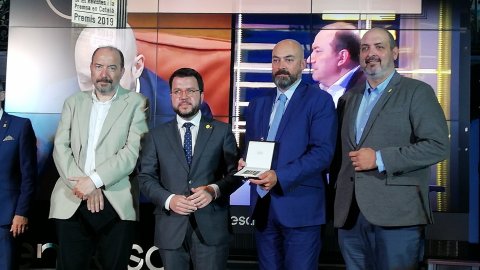 Premi Comunicació 2019 de l’Associació de Publicacions Periòdiques en Català (APPEC) durant la Nit de les Revistes i la Premsa en Català, per la defensa dels mitjans públics catalans. 27 de juny de 2019