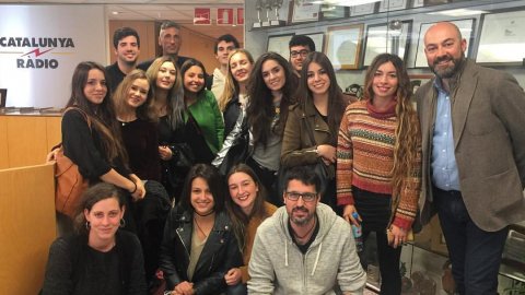 Sessió de Saül Gordillo amb alumnes de la Facultat Blanquerna a Catalunya Ràdio, amb el catedràtic Josep Lluís Micó, sobre la construcció i el valor de la marca personal del periodista. Barcelona. 29 de març de 2017.  