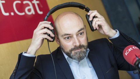 Entrevista del director de Catalunya Ràdio, Saül Gordillo, amb el setmanari El Temps, amb Borja Vilallonga i el fotògraf Jordi Borràs. Barcelona. 4 d'abril de 2017 