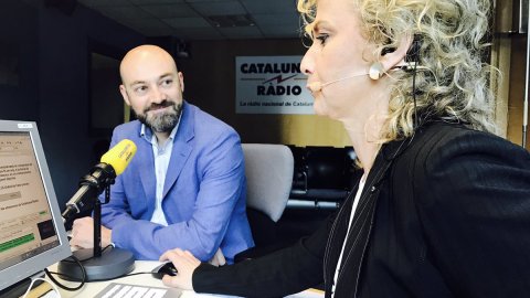 El director de Catalunya Ràdio, Saül Gordillo, anuncia el retorn de les emissions d'iCat a l'FM, a 'El matí de Catalunya Ràdio', amb Mònica Terribas. Barcelona. 6 d'abril de 2017