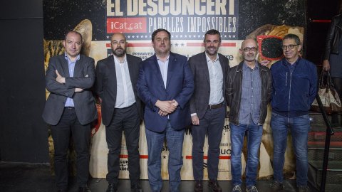 Desconcert d'iCat, amb la celebració per l'anunci del retorn de les emissions a l'FM, amb el director de Catalunya Ràdio, Saül Gordillo, el vicepresident del Govern, Oriol Junqueras, i el conseller de Cultura, Santi Vila. Sala Apolo. Barcelona. 8 de maig de 2017