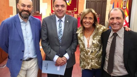 El director de Catalunya Ràdio, Saül Gordillo, assisteix a la presa de possessió de la directora comercial de la CCMA Neus Comellas com a regidora de Manresa, amb l'alcalde Valentí Junyent. 5 de juny de 2017 