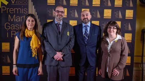 El director de Catalunya Ràdio, Saül Gordillo, rep el Premi Martí Gasull que concedeix per votació popular la Plataforma per la Llengua en reconeixement a "l'exemplaritat de Catalunya Ràdio en la defensa de la llengua", al Teatre Poliorama de Barcelona. 5 de febrer de 2018