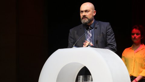 El director de Catalunya Ràdio, Saül Gordillo, i el coordinador d'iCat, Carles Aledo, recullen el Premi Enderrock Estrella a l’esdeveniment musical més destacat de l’any per a iCat, l’emissora musical pública nascuda el 2006 que el 2017 va tornar a la FM després d'estar fora de l’antena durant 5 anys. Auditori de Girona. 7 de març de 2018 