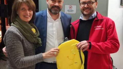 El matí de Catalunya Ràdio des del Teatre Municipal l'Ateneu d'Igualada amb motiu del Dia Mundial de l'Activitat Física. El director de Catalunya Ràdio, Saül Gordillo, amb el director del Consell Català de l'Esport, Toni Reig. Igualada. 6 d'abril de 2018