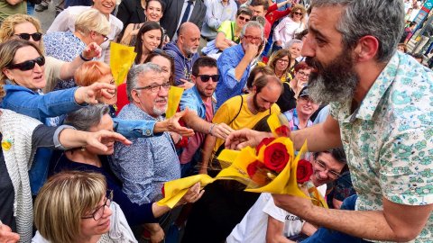 Programació especial de Sant Jordi amb 'Estat de Gràcia' des de la plaça Catalunya de Barcelona. 23 d'abril de 2018