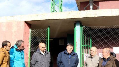 Catalunya Ràdio millora la cobertura a les poblacions de Sort, Soriguera i Rialp. El director de l'emissora, Saül Gordillo, visita el centre emissor de Tornafort, acompanyat dels alcaldes Raimon Monterde, de Sort, i Xavier Pedemonte, de Soriguera, la presidenta de l'entitat municipal descentralitzada de Tornafort, Esther Ramoneda, i d'Amadeu Gassó, director d'Explotació i Enginyeria de la CCMA. 29 de novembre de 2017