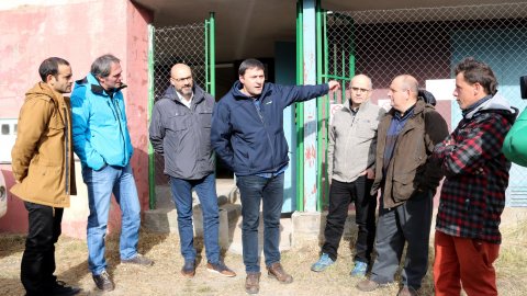 Catalunya Ràdio millora la cobertura a les poblacions de Sort, Soriguera i Rialp. El director de l'emissora, Saül Gordillo, visita el centre emissor de Tornafort, acompanyat dels alcaldes Raimon Monterde, de Sort, i Xavier Pedemonte, de Soriguera, la presidenta de l'entitat municipal descentralitzada de Tornafort, Esther Ramoneda, i d'Amadeu Gassó, director d'Explotació i Enginyeria de la CCMA. 29 de novembre de 2017