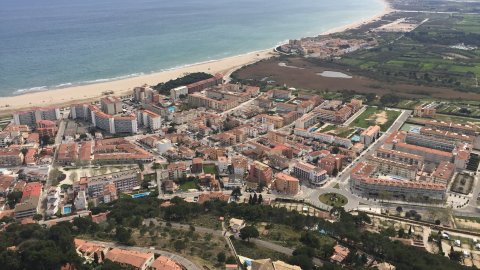 Nou centre emissor a la muntanya del Rocamaura per resoldre les històriques deficiències de cobertura de les emissores de Catalunya Ràdio a l’Estartit. Visita institucional amb l'alcalde, Josep Maria Rufí, el regidor de Comunicació, Josep Martinoy, el director de Catalunya Ràdio, Saül Gordillo, el director tècnic de Catalunya Ràdio, Antoni Roig, i el director d’Explotació i Enginyeria de la CCMA, Amadeu Gassó. 31 de març de 2017