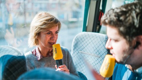Programa especial d'El suplement de Catalunya Ràdio amb motiu del Dia Mundial de la Ràdio des d'un minibús en trajecte de Barcelona fins a Girona i des del domicili d'uns oients a Girona, amb l'actuació del grup Nyandú. A mig camí, el minibús punxa una roda i part de l'equip amb Roger Escapa es desplaça amb una unitat mòbil. 10 de febrer de 2019